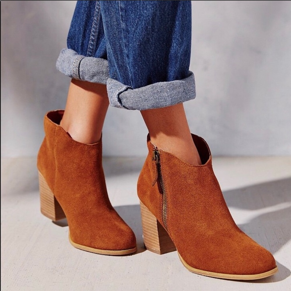 Ecoté Joey Brown Ankle Side Zip Booties